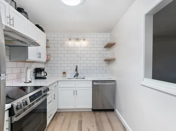 440 North Ave APT 41, Haverhill, MA 01830