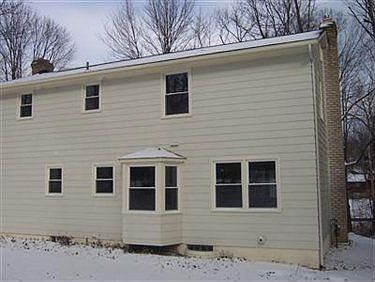 3rd image of 860 Blueberry Hill Dr