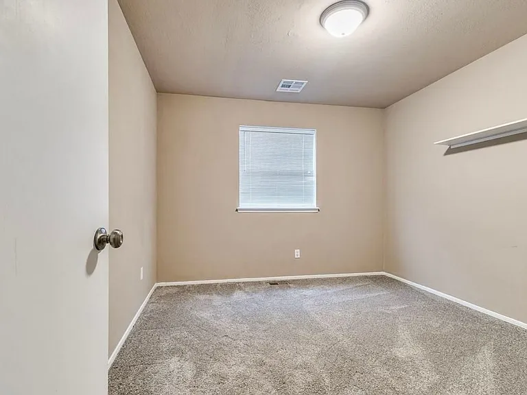 5804 NW 89th St — Photo 13