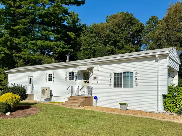 43 Parkway Drive, Thompson, CT 06262