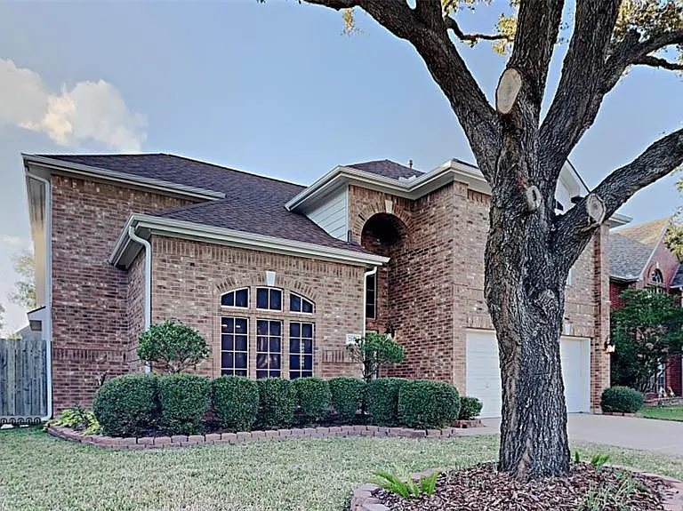 2114 Winding Hollow Dr — Photo 2