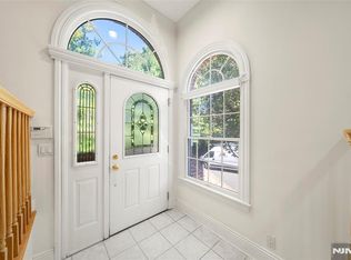 139 Stonegate Trl, Cresskill, NJ 07626