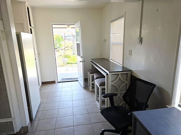 4th image of 600 Hawthorne St Unit B