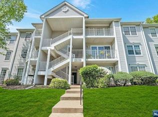 1109 Sage Ct, Mahwah, NJ 07430