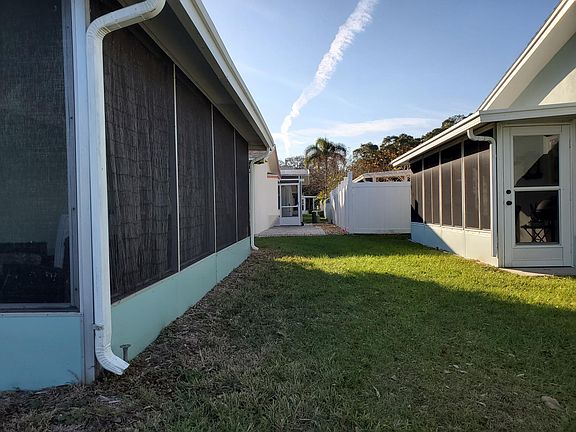 5th image of 1008 S Heron Ct N