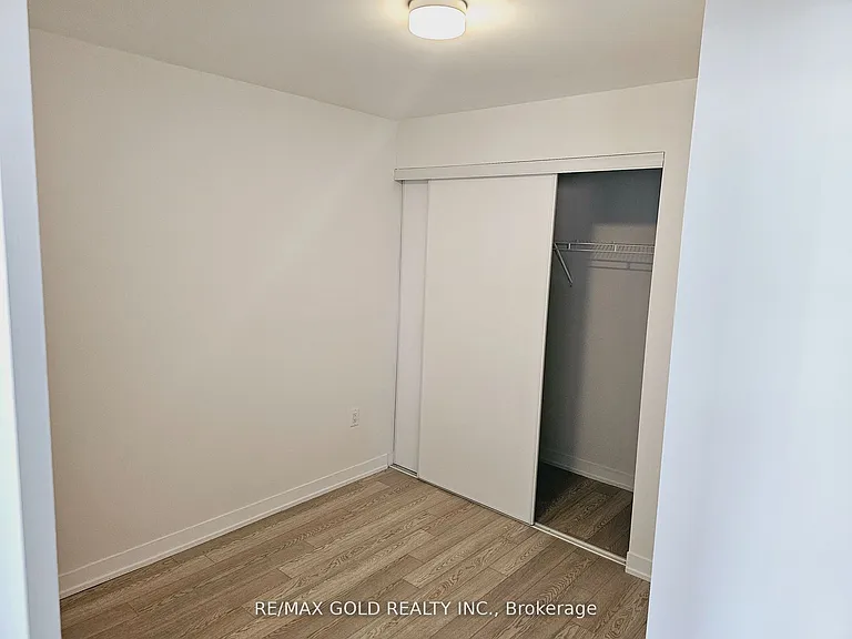 3401 Ridgeway Dr #411 — Photo 4