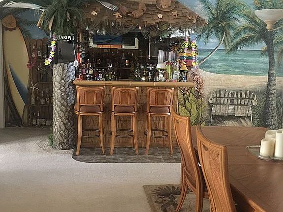 Tiki bar