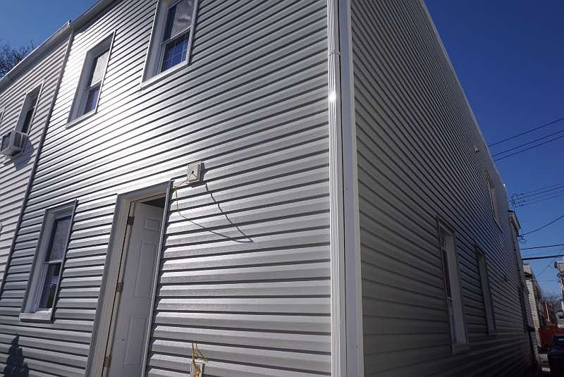 2nd image of 11015 107th St
