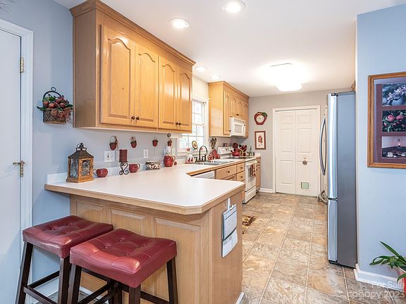 3rd image of 1433 Rainforest Ct