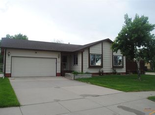1014 Fir Dr, Rapid City, SD 57701