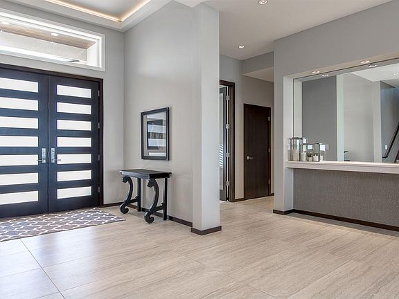 2nd image of 2620 Falcon Ln