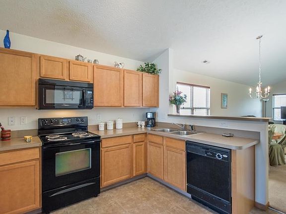 3rd image of 1389 Climbing Fig Dr