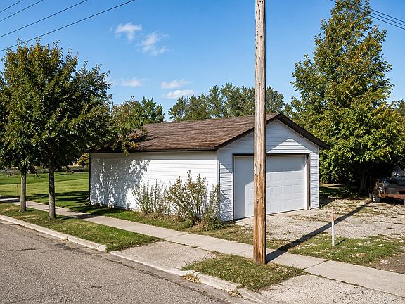 4th image of 317 2nd St SE