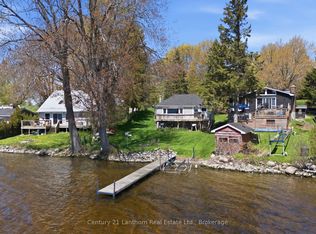 1051 Lakeside Dr, Prince Edward County, ON K0K 1T0