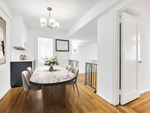 3rd image of 230 E 73rd St #5C