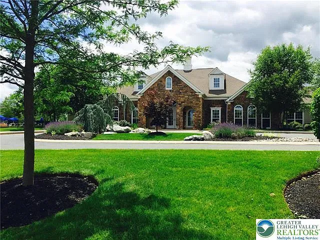 8484 Cromwell Ct — Photo 10