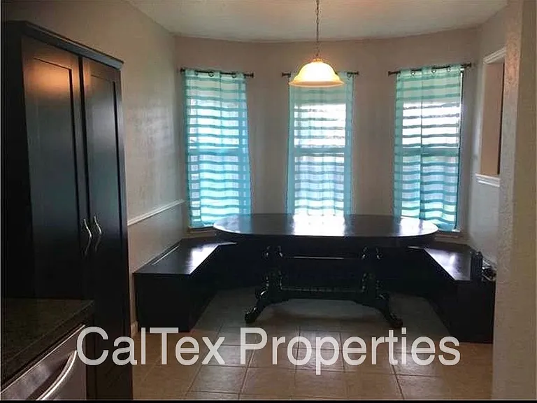 6413 Whitehurst Dr — Photo 7