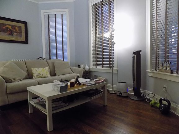 2nd image of 649 W Wrightwood Ave APT 3R