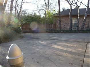 5th image of 921 Creekdale Dr