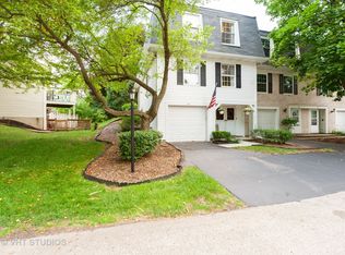 26 Wildwood Trl, Cary, IL 60013