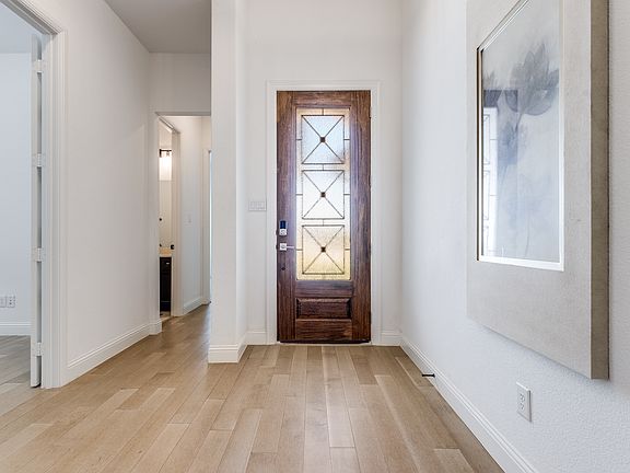2nd image of 8221 Legacy Oak Dr