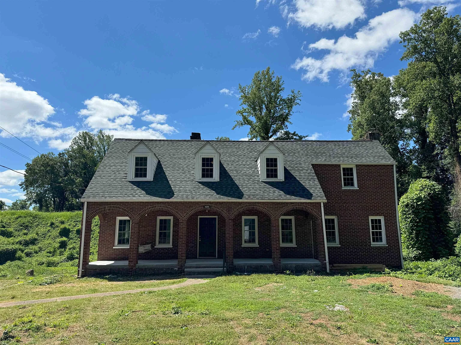 7 bed, 4.0 bath, 3164 sqft, $6,250 — Photo 1