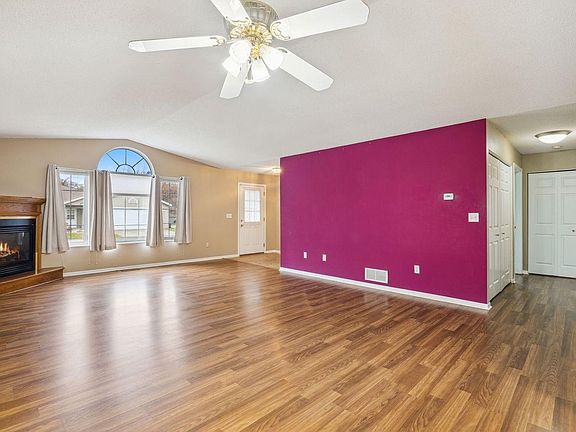 3rd image of 406 5th Ave N