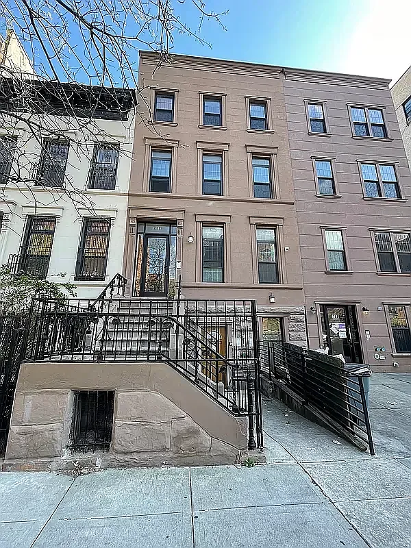 Building Photo - 744A Willoughby Ave #2
