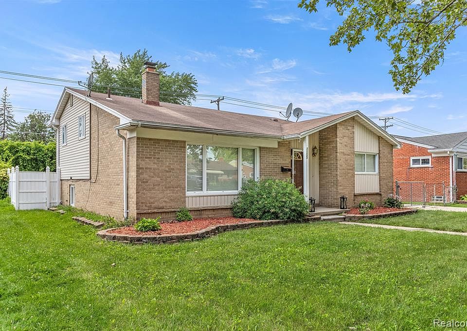 7105 Amboy St, Dearborn Heights, MI 48127 | MLS #20230070829 | Zillow