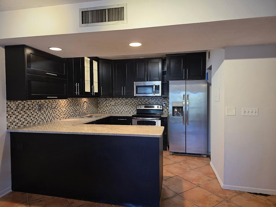 2nd image of 13250 SW 88th Terrace N #303