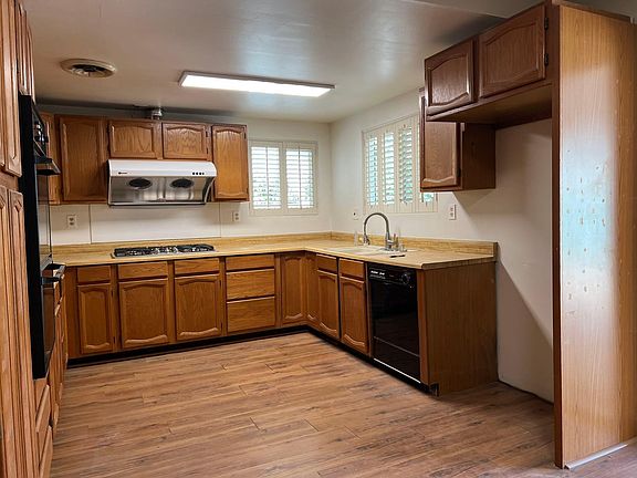 4th image of 8241 Lake Knoll Dr