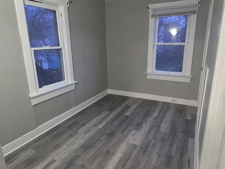 122 Heaton Ave — Photo 25
