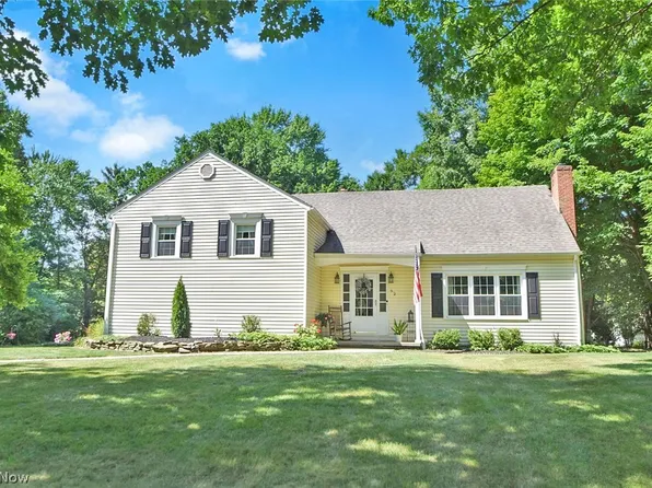 52 Hamden Dr, Hudson, OH 44236