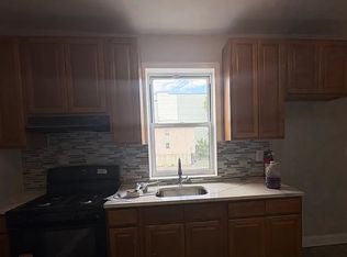 683 S 11th St #3, Newark, NJ 07103