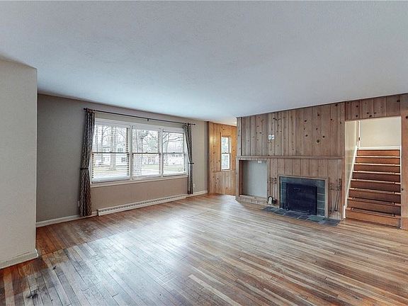 4th image of 8248 Summit Dr