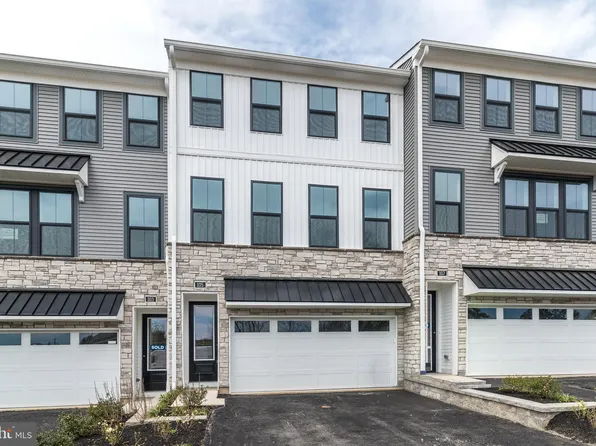 105 Brianna Ct, Chalfont, PA 18914