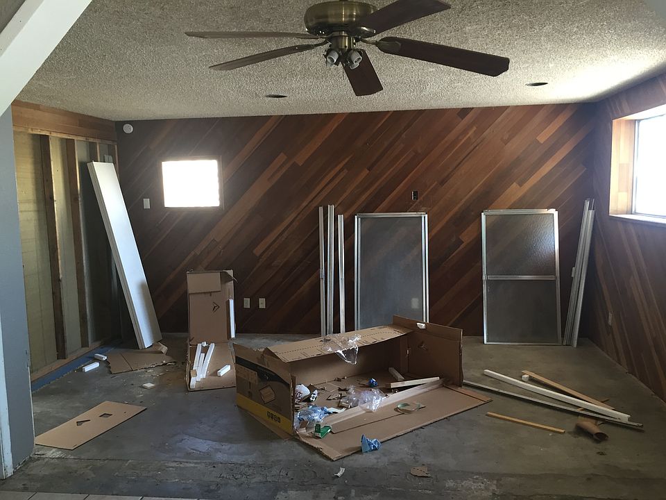 1st image of 4049 W Townley Ave