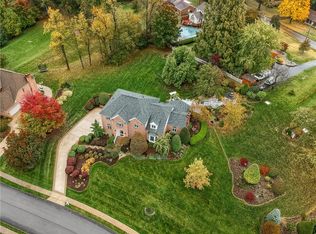 1072 Grandview Farms Dr, Bethel Park, PA