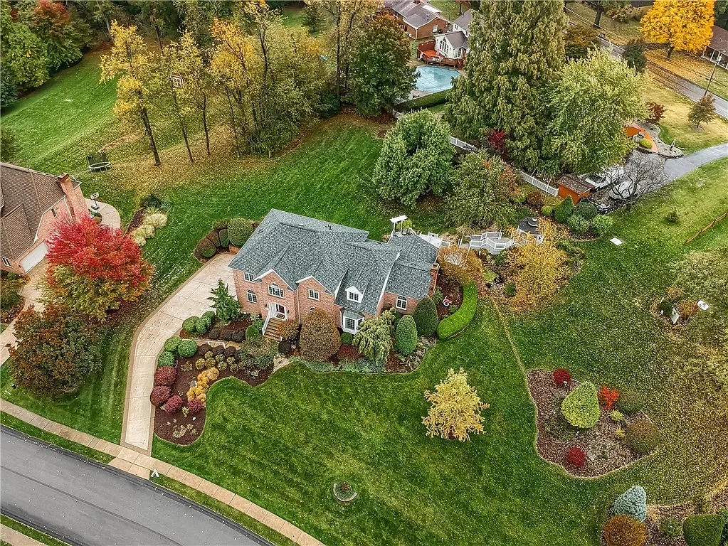 1072 Grandview Farms Dr photo 1