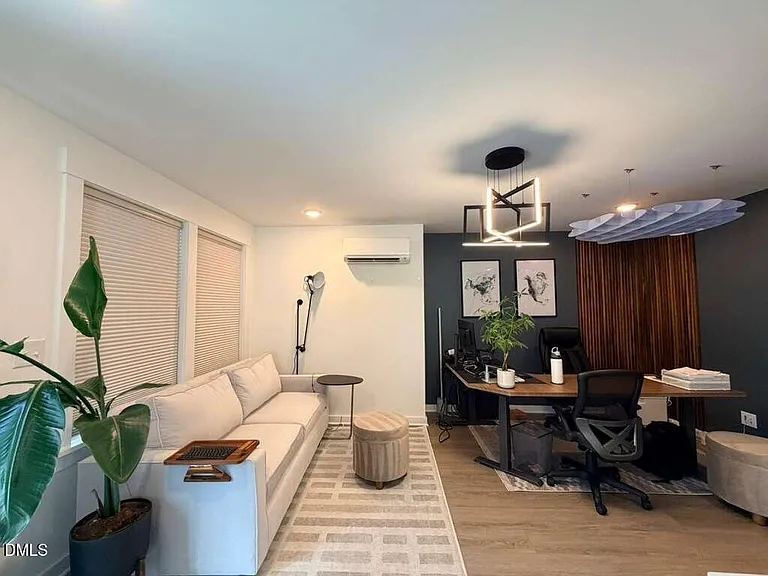 2222 Bohan Ct — Photo 35