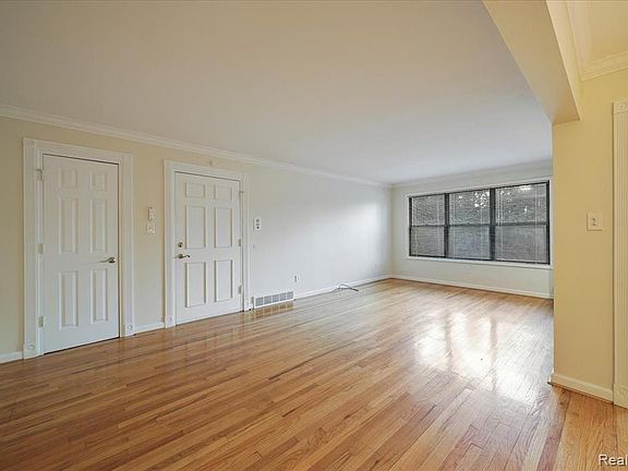3rd image of 25835 Woodward Ave APT 103