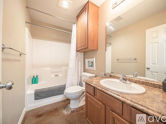 5th image of 5101 Graceland Dr
