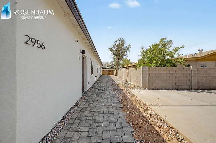 3 bed, 2.0 bath, 1079 sqft, $1,950 — Photo 3