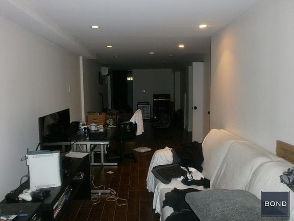 5th image of 746 Macdonough St APT 1L