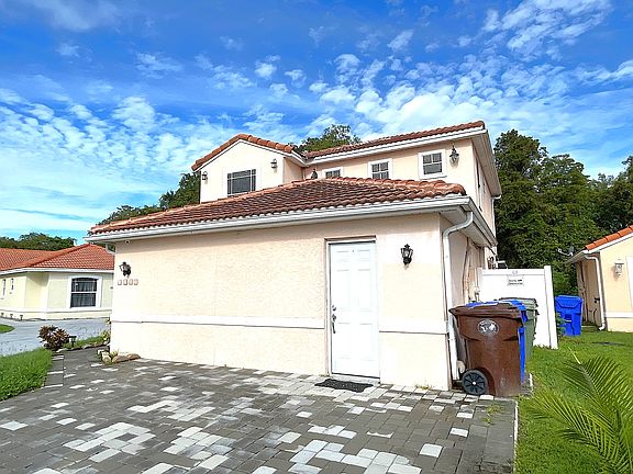 2nd image of 2348 Cordova Ct