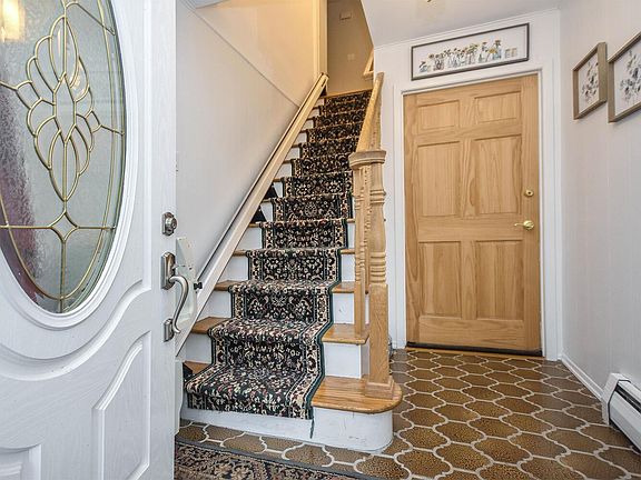 2nd image of 55 Pearwood Dr APT 2