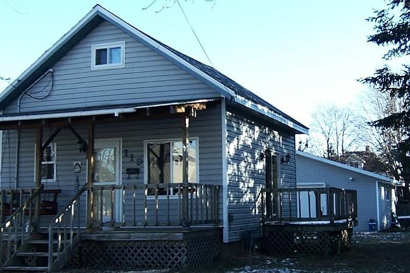 1st image of 119 Deleglise St
