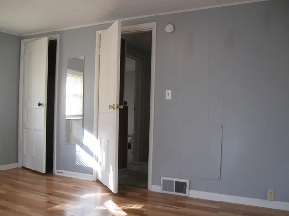 1433 Jerome St, Lansing, MI 48912