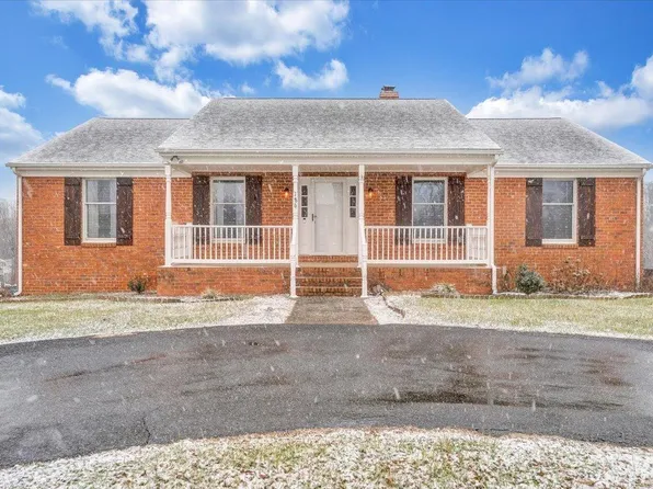 186 Nottaway Dr, Madison Heights, VA 24572