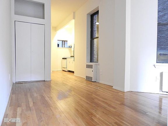 2nd image of 237 E 53rd St APT 3A